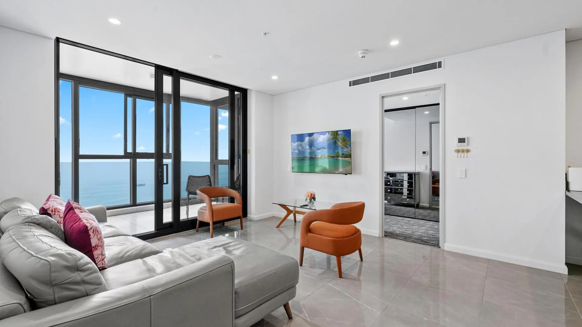Sky-High Villa With Wide Ocean Views - Pet Friendly Gold Coast