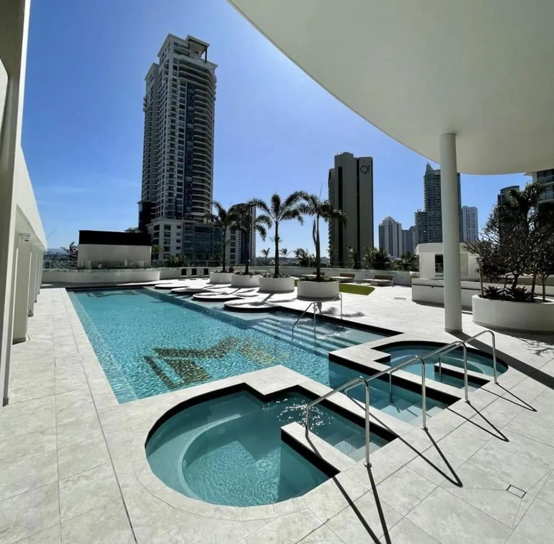 Sky-High Villa With Wide Ocean Views - Pet Friendly Gold Coast 0*,  Australien